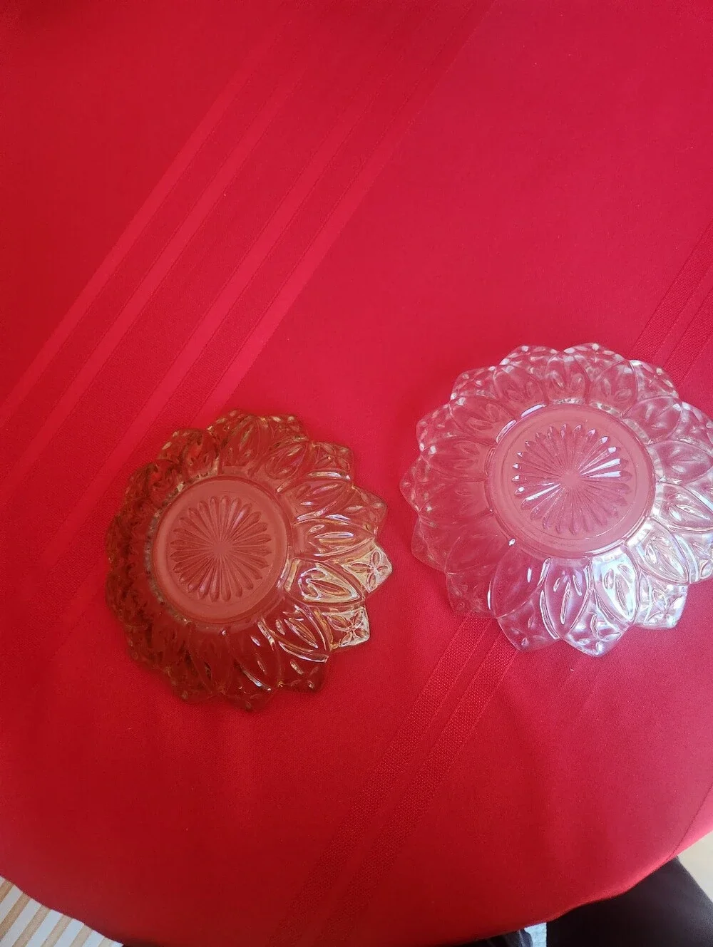 2 Vintage Federal Glass Starburst Sunflower Bowls Depression 8”